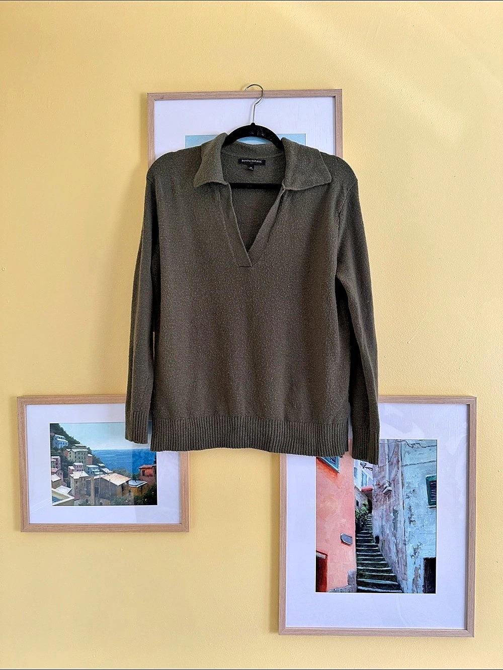 Banana Republic Ribbed Cowl Neck Sweater in olive green Size Medium